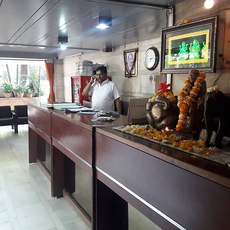 Maurya Residency Hotel Пюн Екстериор снимка