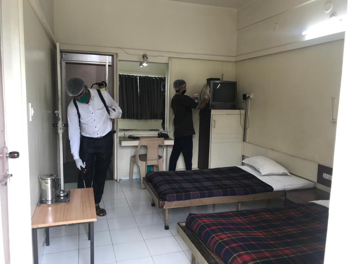 Maurya Residency Hotel Пюн Екстериор снимка