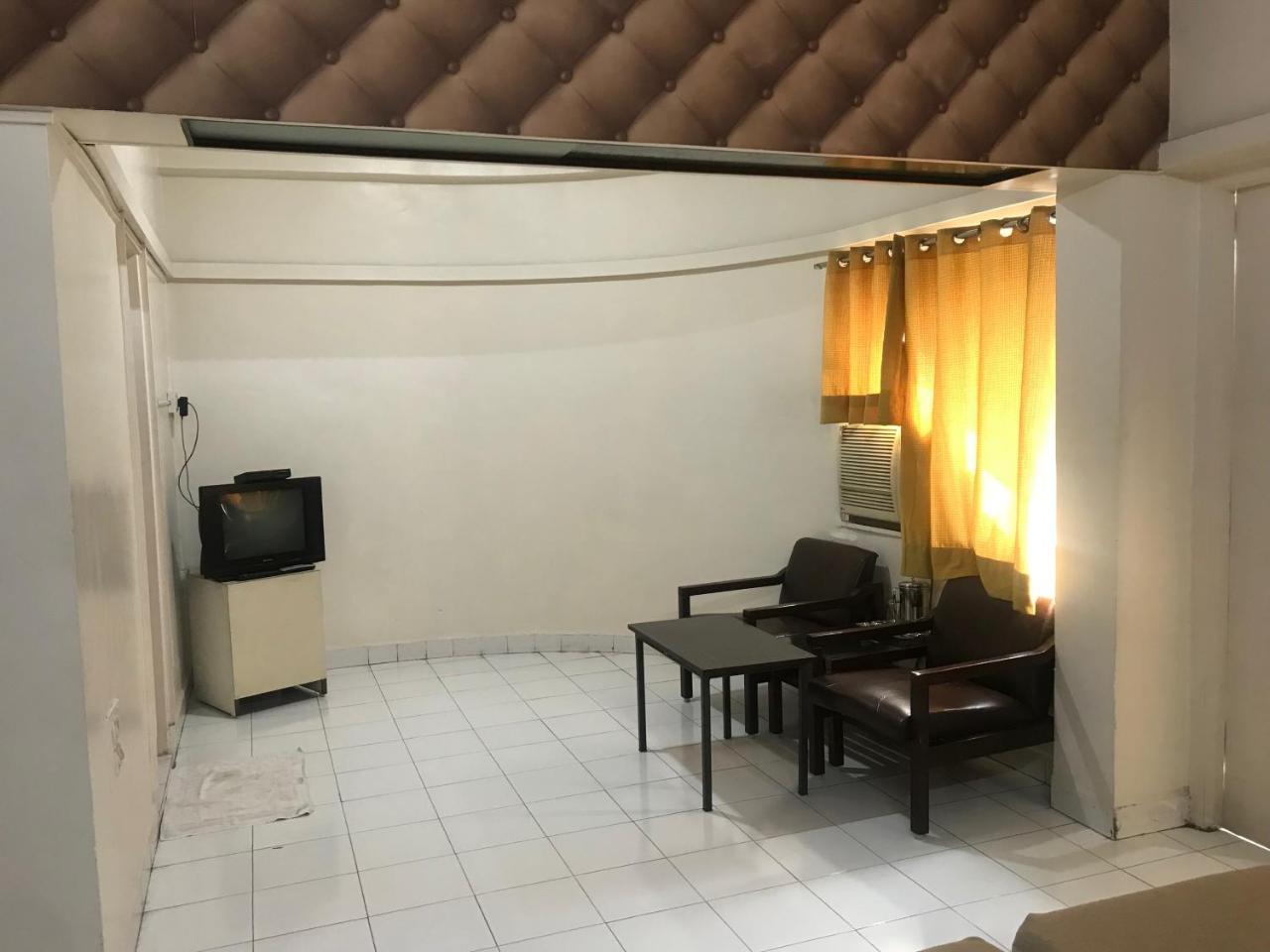 Maurya Residency Hotel Пюн Екстериор снимка