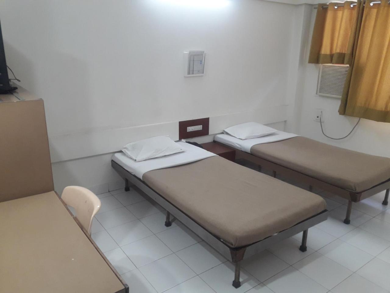 Maurya Residency Hotel Пюн Екстериор снимка